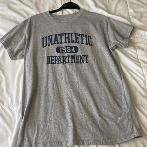A medium sized gray T-shirt.